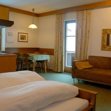 Residence Schneiderhof San Candido Bagian luar foto