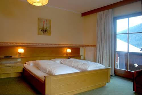 Residence Schneiderhof San Candido Bagian luar foto